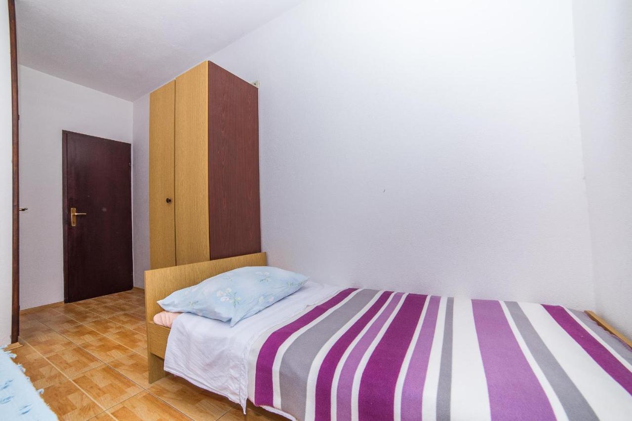 Apartments And Rooms Drpic 斯普利特卡 外观 照片