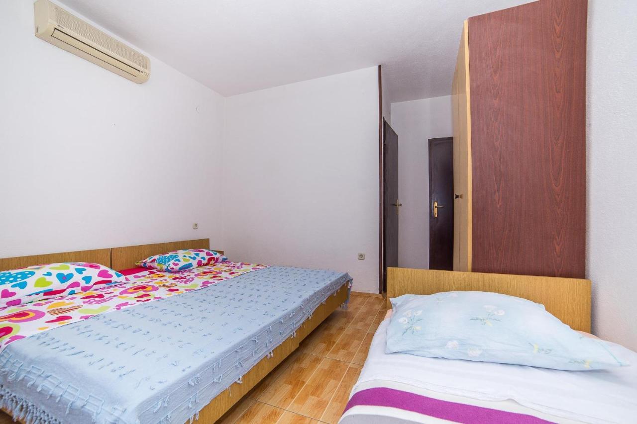 Apartments And Rooms Drpic 斯普利特卡 外观 照片